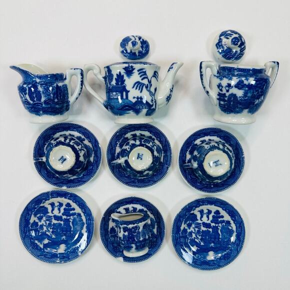 Vintage 1940’s Blue Willow Child’s Tea Set - Picture 1 of 10